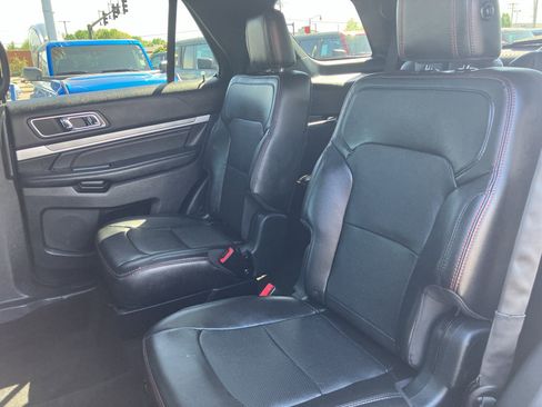 Used 2018 Ford Explorer Sport w/ Equipment Group 401A image 32