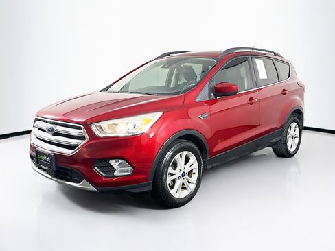 Used 2019 Ford Escape SEL image 3