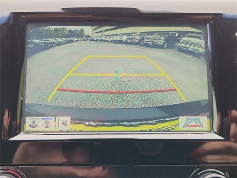 Used 2019 Toyota Camry SE w/ Convenience Package image 14