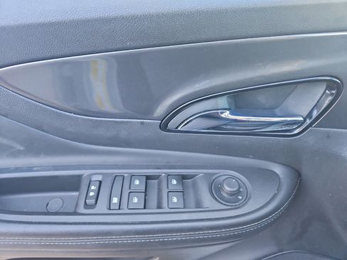Used 2019 Buick Encore Essence image 18