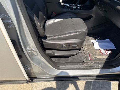 Used 2019 Chevrolet Traverse Premier w/ Redline Edition FWD image 16