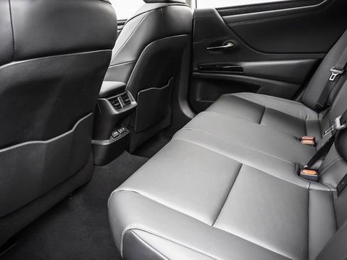 Certified 2025 Lexus ES 300h w/ Premium Package image 21