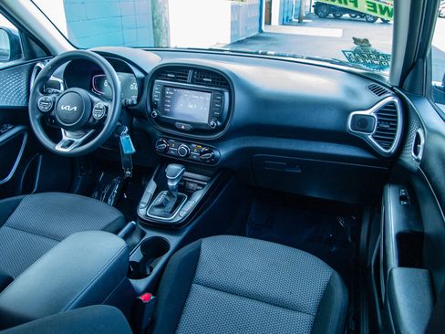 Used 2025 Kia Soul LX FWD image 27
