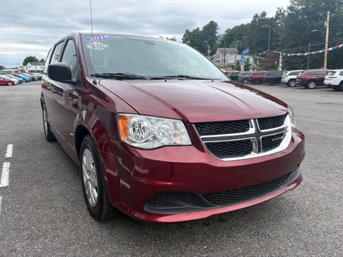 Used 2019 Dodge Grand Caravan SE FWD image 5