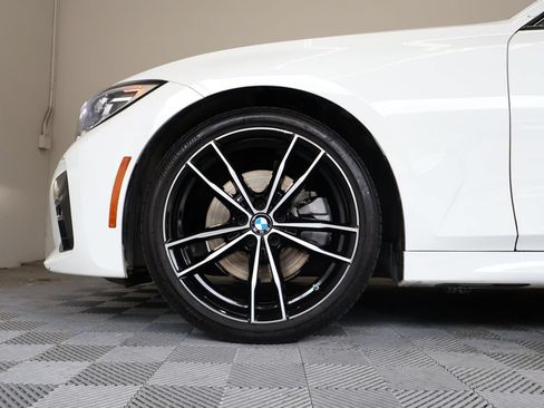 Used 2022 BMW 330i Sedan w/ M Sport Package RWD image 9