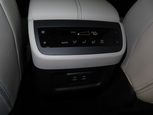 New 2026 Nissan Pathfinder SL image 37