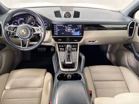 Certified 2023 Porsche Cayenne image 17