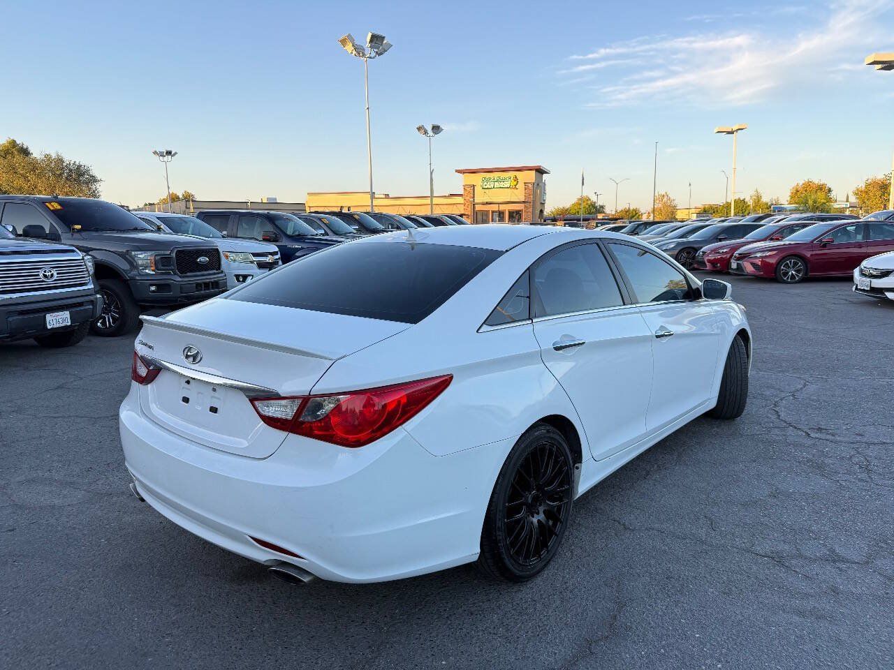 Used 2013 Hyundai Sonata SE w/ Navigation & Sunroof Pkg FWD image 7