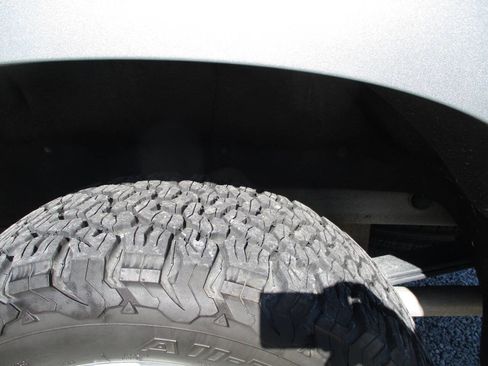 Used 2023 Chevrolet Silverado 1500 LTZ AWD/4WD image 4