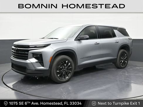 Used 2024 Chevrolet Traverse LS w/ Midnight/Sport Edition image 1