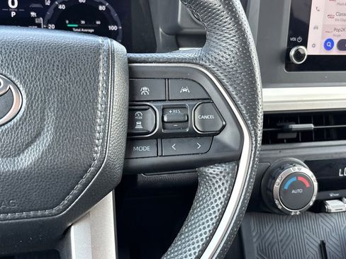 Used 2024 Toyota Tacoma TRD Off-Road AWD/4WD image 17