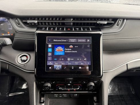 Used 2024 Jeep Grand Cherokee L Laredo image 21