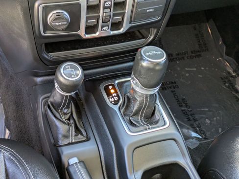 Used 2021 Jeep Gladiator Overland w/ Popular Equipment Package image 26