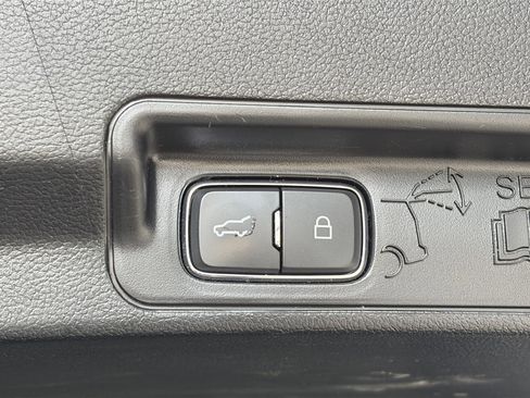 Used 2021 Ford Explorer XLT AWD/4WD image 16