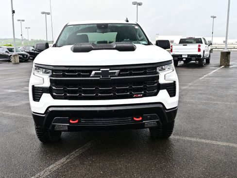 Used 2024 Chevrolet Silverado 1500 LT Trail Boss w/ Protection Package AWD/4WD image 3