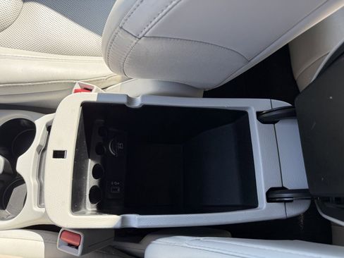 Used 2019 Jeep Cherokee Limited image 31