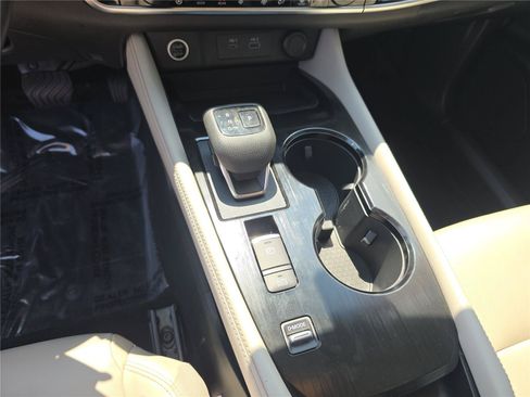 Used 2022 Nissan Rogue SL w/ SL Premium Package FWD image 37