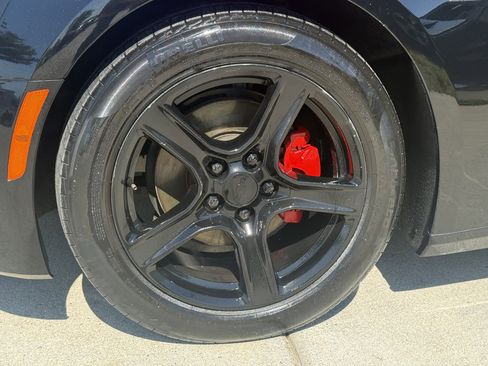 Used 2019 Chevrolet Camaro LT RWD image 18