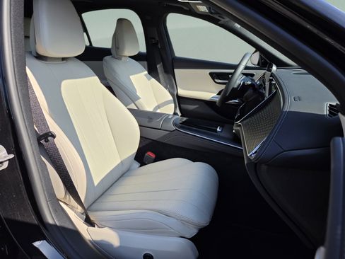 Used 2024 Mercedes-Benz E 350 4MATIC Sedan image 16
