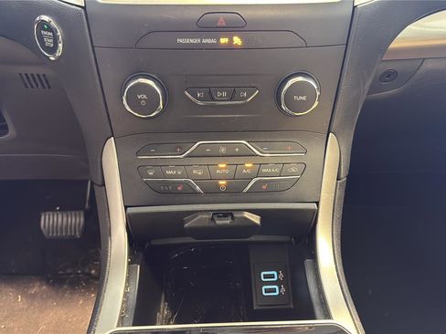 Used 2020 Ford Edge SEL w/ Convenience Package image 23