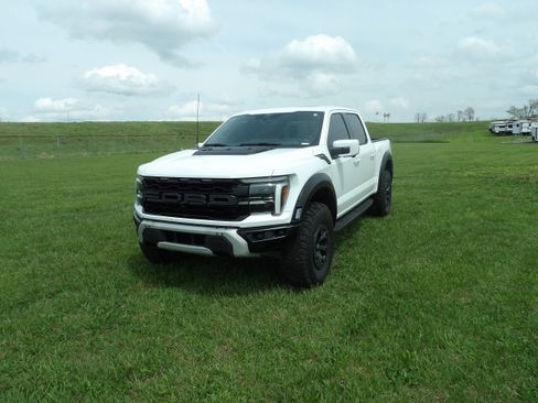 Used 2025 Ford F150 Raptor AWD/4WD image 2