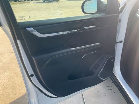 Used 2024 GMC Acadia Elevation image 4