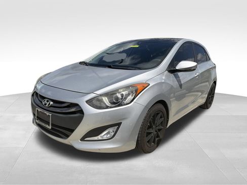 Used 2015 Hyundai Elantra GT w/ Option Group 03 FWD image 1