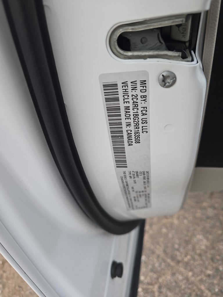 Used 2024 Chrysler Pacifica Touring-L FWD image 29