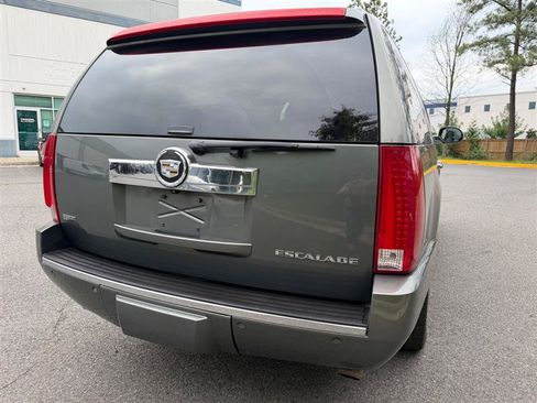 Used 2011 Cadillac Escalade ESV Premium AWD/4WD image 10