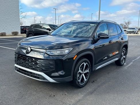 New 2026 Volkswagen Tiguan SE image 3