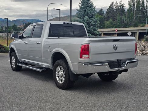Used 2016 RAM 2500 Laramie w/ Convenience Group AWD/4WD image 3