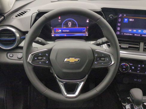 New 2026 Chevrolet Trax LT image 20