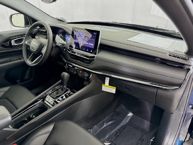 New 2026 Jeep Compass Latitude AWD/4WD image 26