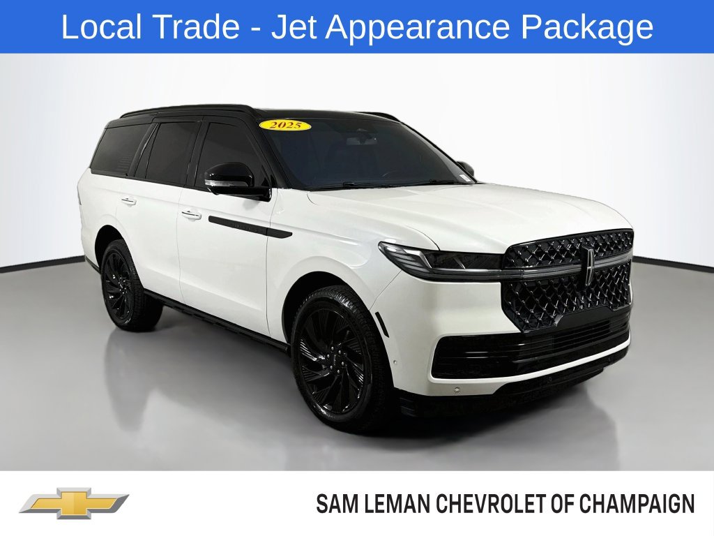 Used 2025 Lincoln Navigator Reserve w/ Jet Appearance Package AWD/4WD image 1