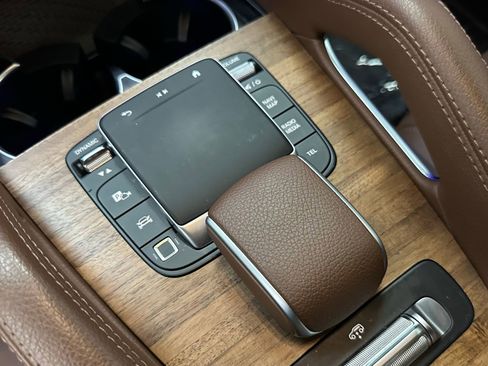 Certified 2025 Mercedes-Benz GLS 450 4MATIC image 34