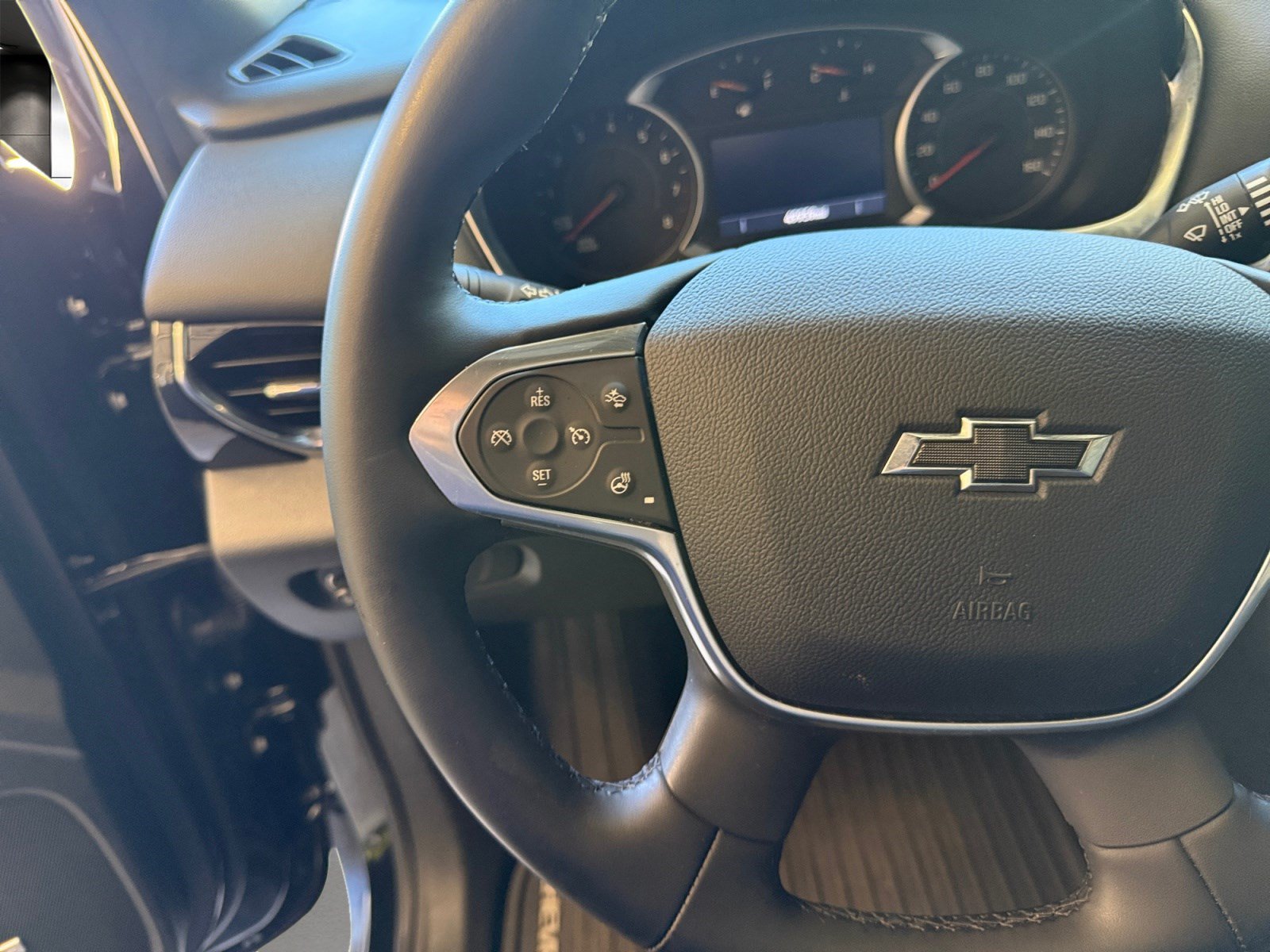 Used 2023 Chevrolet Traverse RS AWD/4WD image 24