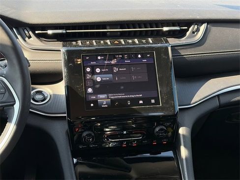 Used 2023 Jeep Grand Cherokee L Laredo image 14