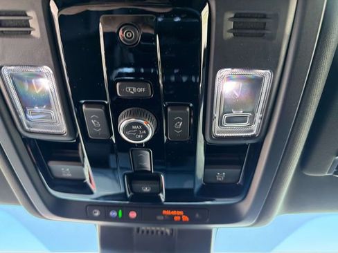 New 2026 GMC Yukon XL Denali w/ Denali Reserve Package image 33