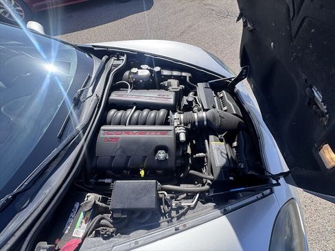 Used 2005 Chevrolet Corvette Coupe w/ Preferred Equipment Group RWD image 9