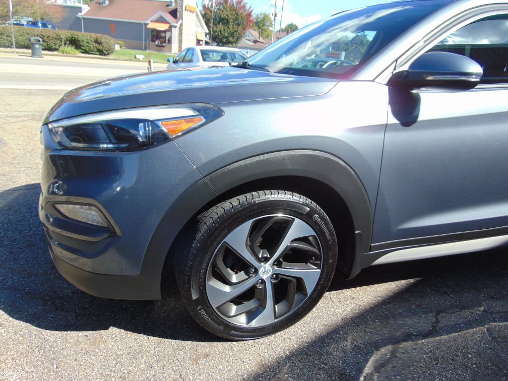 Used 2018 Hyundai Tucson Value w/ Cargo Package AWD/4WD image 12