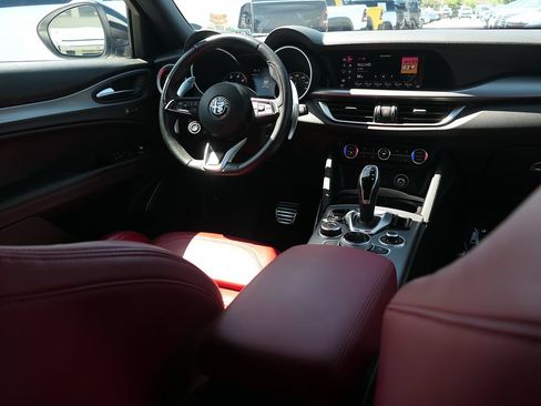 Used 2023 Alfa Romeo Stelvio Veloce AWD/4WD image 22