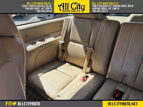 Used 2011 GMC Yukon XL SLT w/ SLT-2 Equipment Package RWD image 14