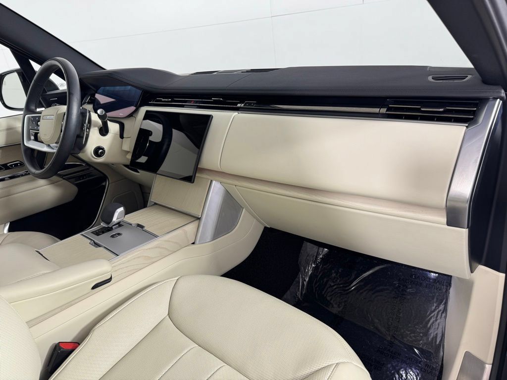 Used 2024 Land Rover Range Rover SE AWD/4WD image 29
