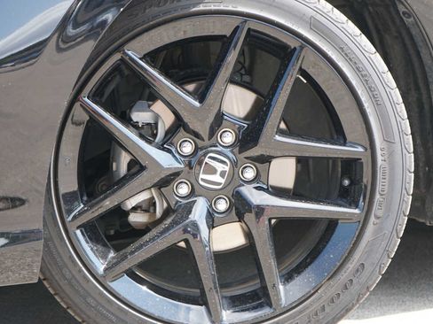 Used 2025 Honda Civic Sport image 2