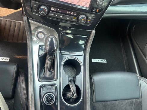Used 2021 Nissan Maxima SR w/ Sport Mat Group FWD image 15