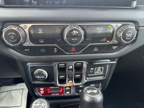 Used 2024 Jeep Wrangler Unlimited Rubicon 4xe AWD/4WD image 26