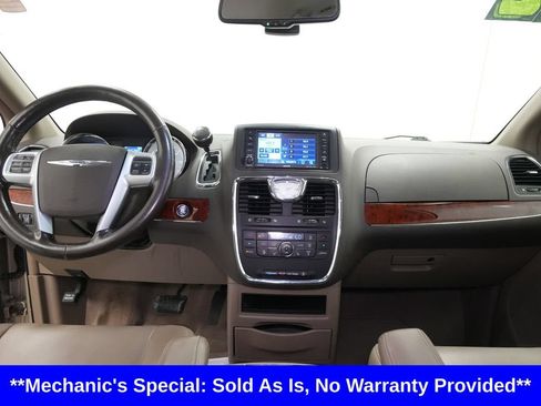 Used 2012 Chrysler Town & Country Touring-L w/ Driver Convenience Group FWD image 31