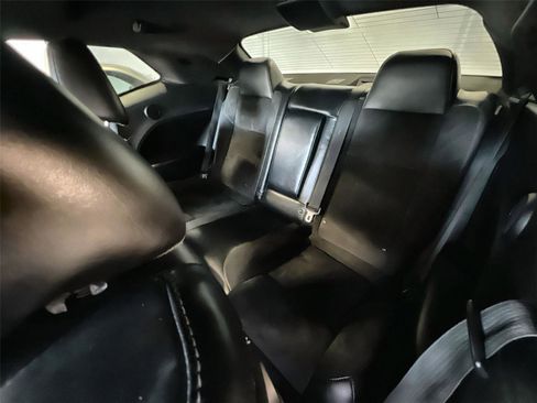 Used 2015 Dodge Challenger R/T Plus image 22