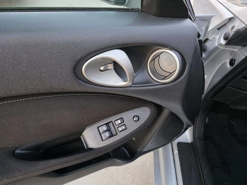 Used 2009 Nissan 370Z Touring w/ Sport Pkg image 10