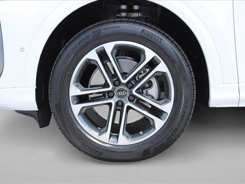 Certified 2025 Audi Q5 Premium w/ Convenience Package AWD/4WD image 15